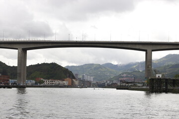 Urban environment in the estuary of Bilbao
