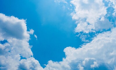 光が美しい雲間　青空と雲の背景