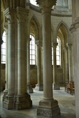 Colonnes gothiques de la cathédrale de Soissons. France