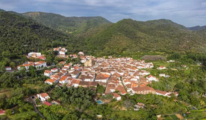 Fototapeten Naturpark Linares de la Sierra, Sierra de Aracena, natural park of the Sierra de Aracena and Picos de Aroche, Huelva, Andalusia, Spain  © Tolo