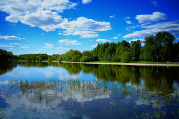 Obraz premium Dramatic daylight on summer river landscape backdrop