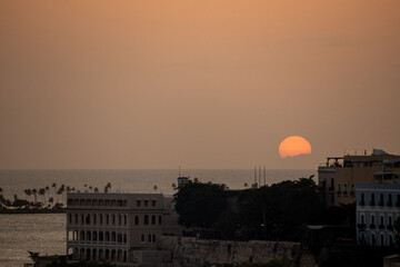 Naklejka premium sunset over the sea