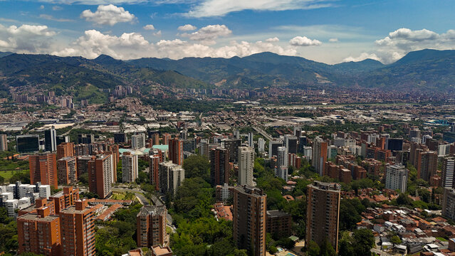  Foto a&eacute;rea desde el Poblado en Medell&iacute;n, Colombia. 