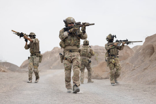 Soldiers patrol patrols in afghanistan - Powered by Adobe