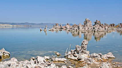 Mono Lake California, Mono lake is know for the unusual rock formation called called tufa towers.