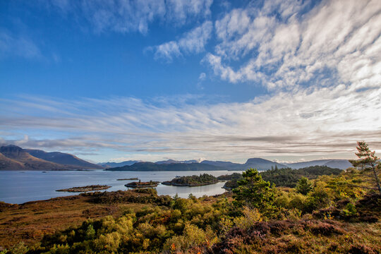 sonnenaufgang bei plockton in schottland