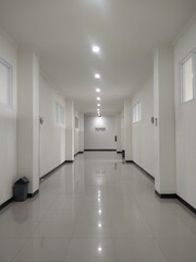 Fototapeta premium empty corridor in a hotel