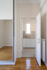 Interior photos of empty apartment 