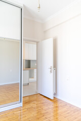 Interior photos of empty apartment 