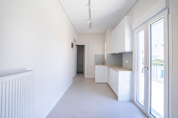Interior photos of empty apartment 