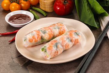 Vietnamese spring roll with prawn