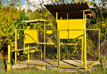 Gas distribution cabinet