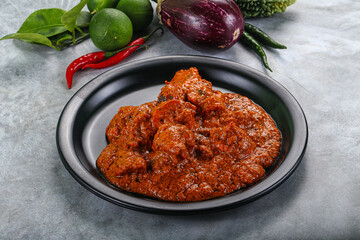 Indian cuisine - butter chicken with sauce