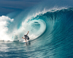 Teahupo'o, Tahiti, French Polynesia