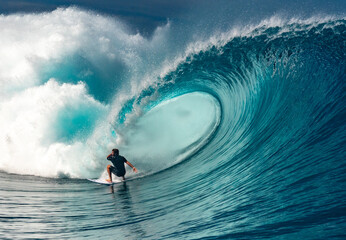 Teahupo'o, Tahiti, French Polynesia