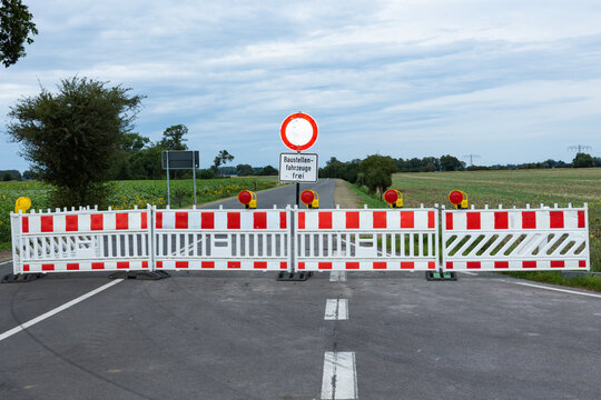 Durchfahrt verboten, Stra&szlig;e gesperrt