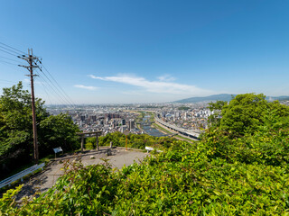 五月山の展望台から眺める都市景観