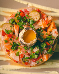 Comida servida en bar