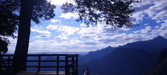 Descubra a Magia das Montanhas: Paisagens de Tirar o Fôlego © Alexandro