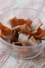 detail shot of Mango bar on table 