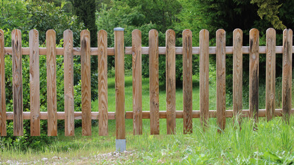 Barrière, clôture en bois