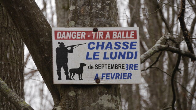 Gefahrenschild, Wildjagd in Gang, Frankreich