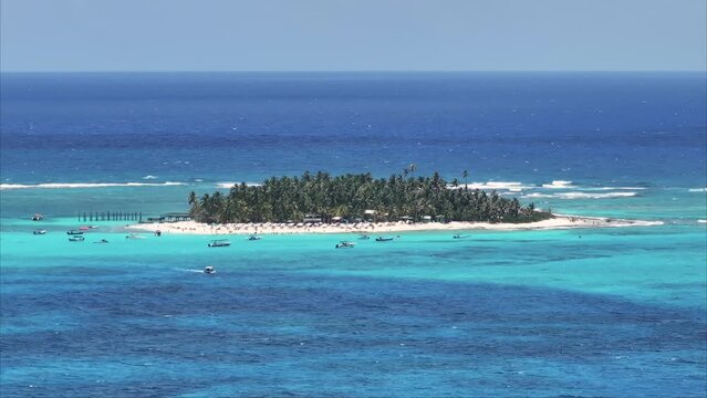 Jonhny Cay At San Andres In Caribbean Island Colombia. Beach Landscape. Caribbean Paradise. San Andres At Caribbean Island Colombia. Seascape Outdoor. Nature Tourism.