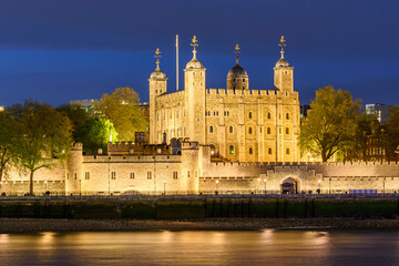 Fototapeta premium Tower of London at sunset, UK