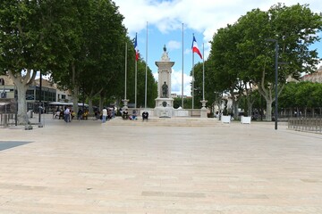 Monument aux morts des deux guerres mondiales, ville de Narbonne, département de l'Aude, France