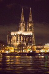 Obraz premium Old Church lit at night