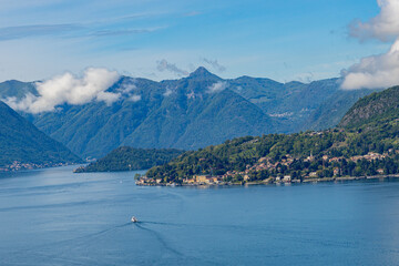Lago di Como - Varenna, jezioro Como, widok na Tremezzo © Marcin
