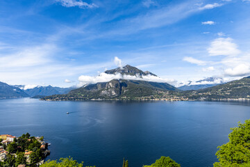 Lago di Como - Varenna, jezioro Como, widok na Menaggio © Marcin