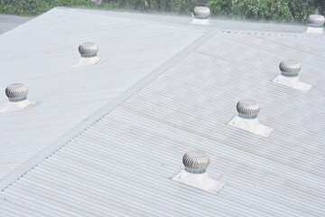 Metal roofing in commercial construction when it rains
