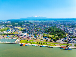 日和山公園と鳥海山（山形県酒田市）