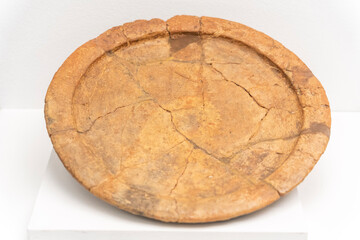 plate with thickened edge, III BC, El Moro tomb, Niebla, Huelva Museum, Huelva, Andalusia, Spain