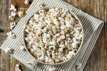 Healthy Homemade Everying Bagel Seasoning Popcorn