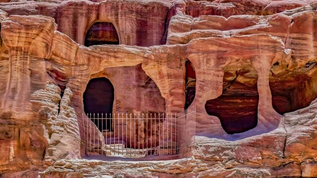 One ancient city, the capital of the Edomites,Edomae, later the capital of the Nabataean Kingdom. Petra, Jordanien