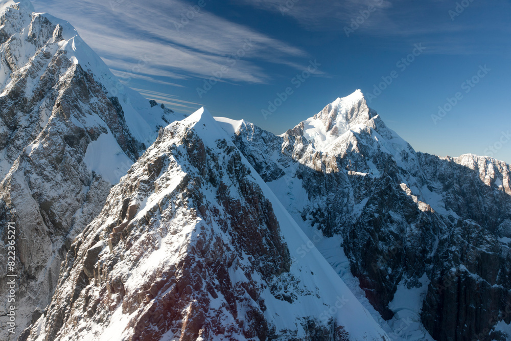 Wall mural new zealand mount cook on a sunny spring day