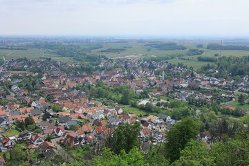 Fototapeta premium Blick auf den Ort Klingenmünster in Rheinland-Pfalz