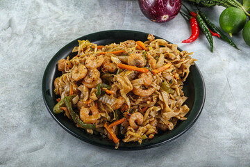 Pad thai - noodle with egg and prawn