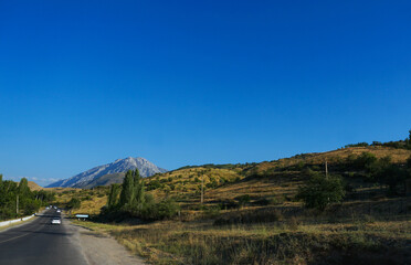 road to the mountain