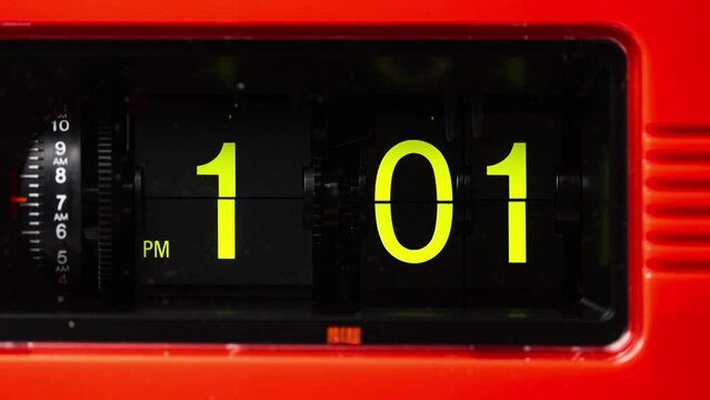 flip clock with time passing 