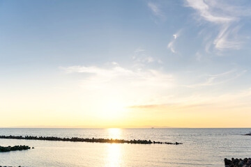 日本海　佐渡島を望む夕景