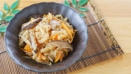 和食の切干し大根の煮物｜切り干し大根・人参・椎茸の具材