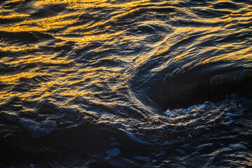 波寄せる磯の先端20210503