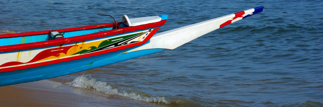 Pirogue de p&ecirc;che du S&eacute;n&eacute;gal en gros plan