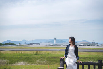 空港にいる女性