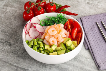 Hawaian cuisine - Poke with cocktail shrimps