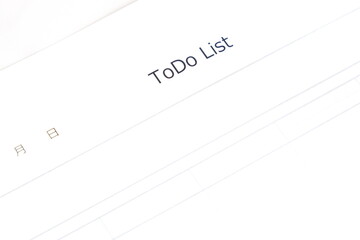 やるべきこと、日付、締切日を記入するTO-DOリスト
