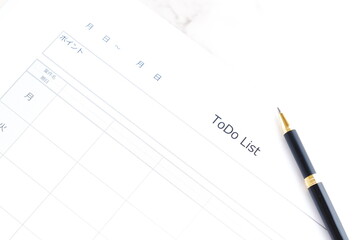 やるべきこと、日付、締切日を記入する「TO DOリスト」に記入する
